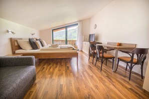 1 habitación, escritorio, wifi y ropa de cama 