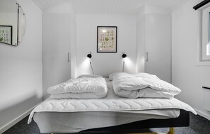 6 bedrooms, travel cot, free WiFi