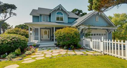 Garden by the Sea- Walk to the Beach/SPA/Sleeps 8