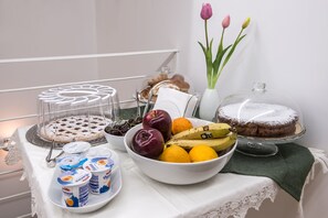 Free daily buffet breakfast  - Angel's Care B&B (Reggio Calabria)
