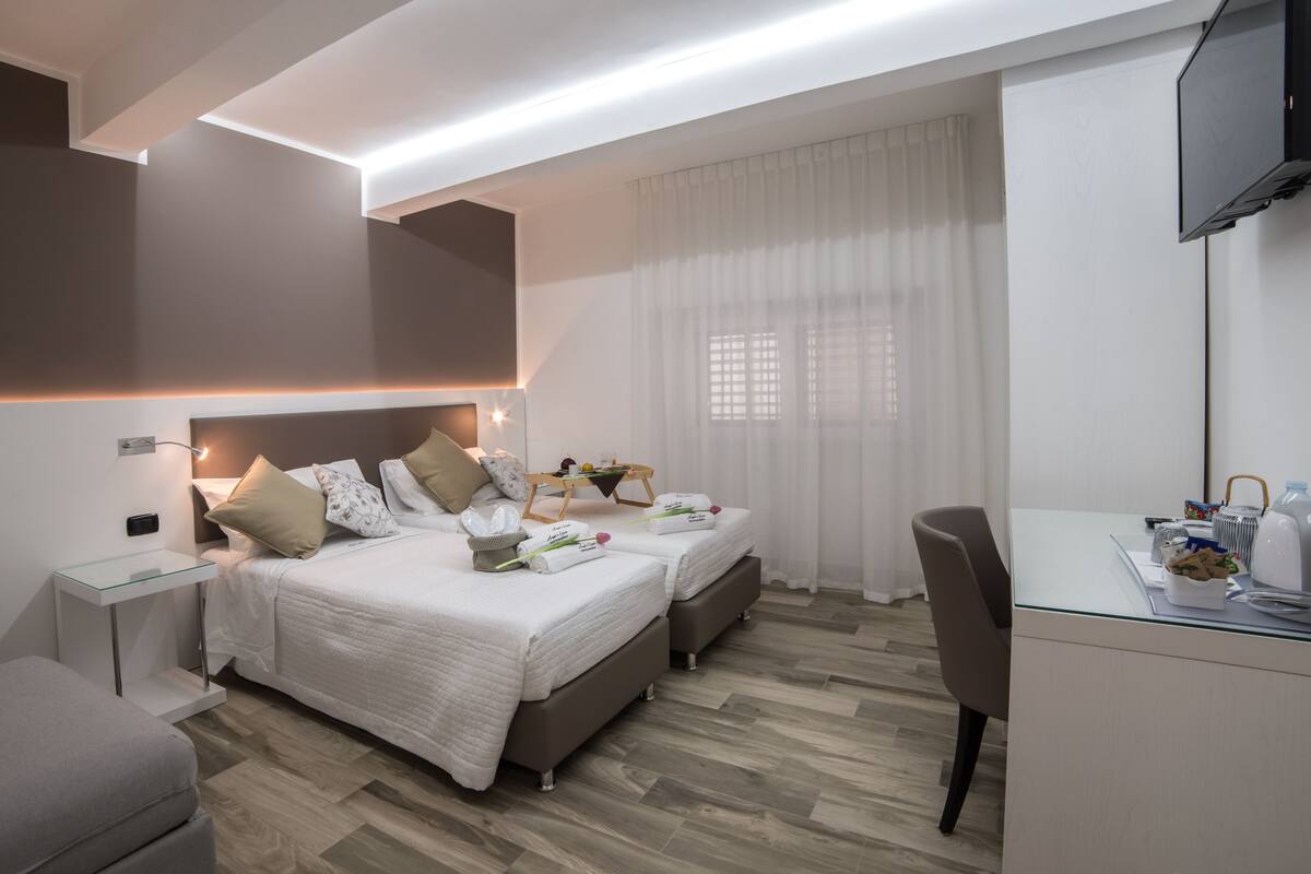 Deluxe Double or Twin Room | Frette Italian sheets, premium bedding, memory foam beds, in-room safe