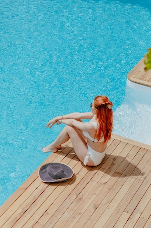 Outdoor pool. Myhouse Urla Butik Otel