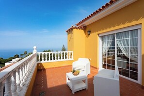 Terrace/patio - Home2Book Luxury Helecho del Teide, Private Pool (Tacoronte)