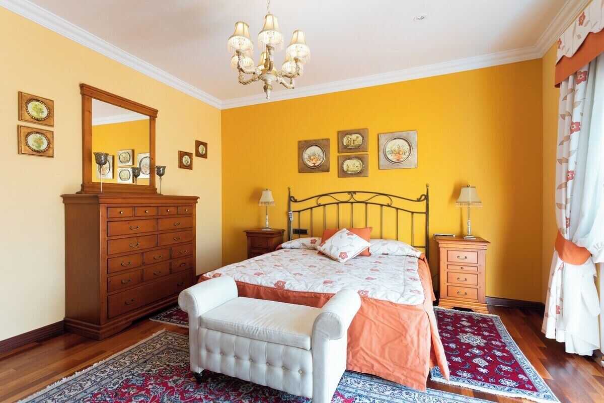3 chambres, fer et planche à repasser, Wi-Fi, draps fournis