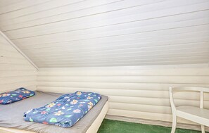 5 bedrooms, WiFi, bed sheets