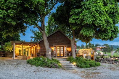 Tuscany Styled Open Beamed Retreat on South Hill with Gorgeous Mountain Views