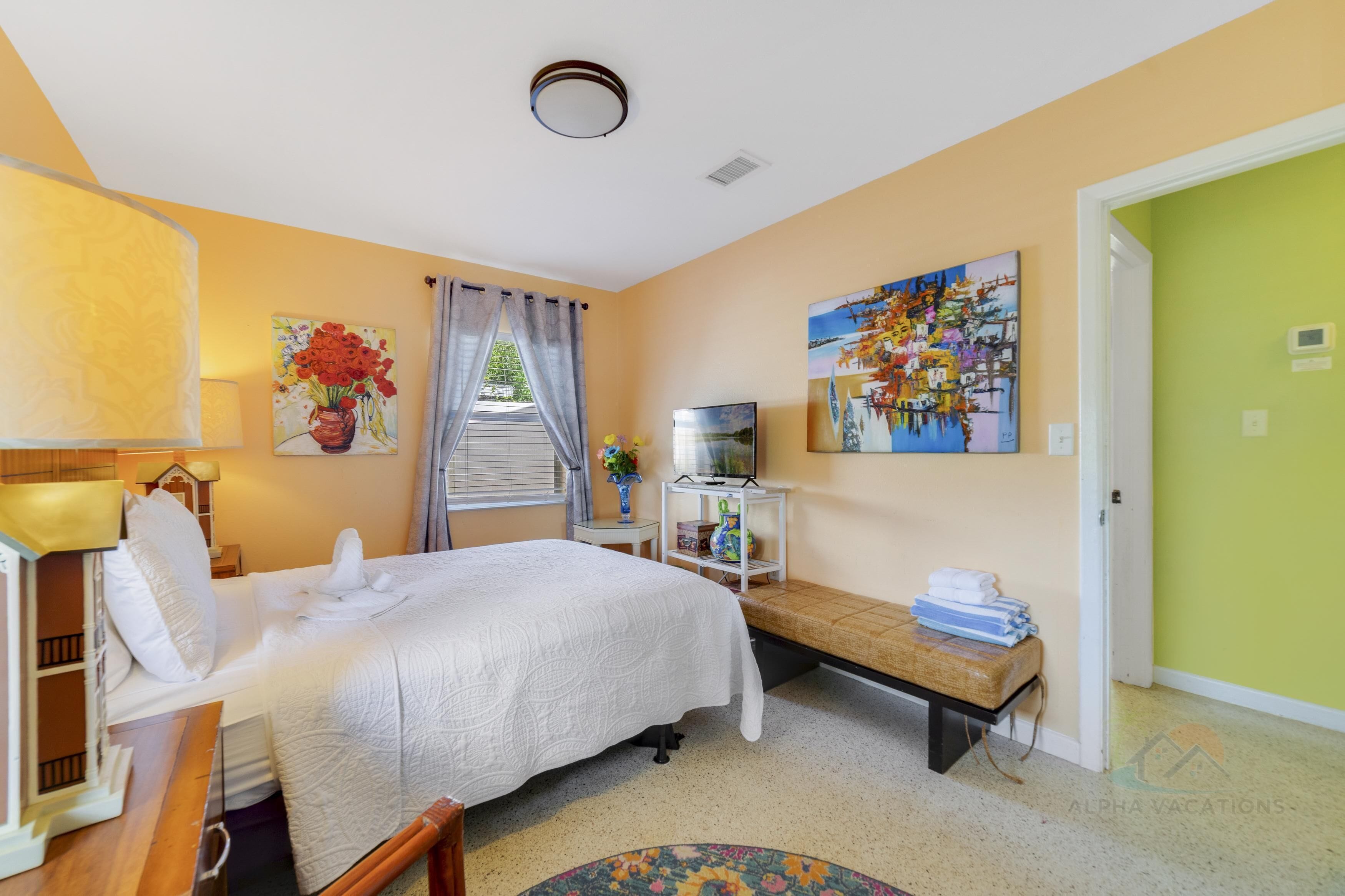 3 bedrooms, iron/ironing board, WiFi, bed sheets