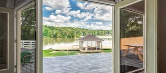 Sunny Deck ALL Rooms w/LAKE VIEW