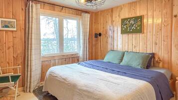 3 bedrooms, desk, free WiFi, bed sheets