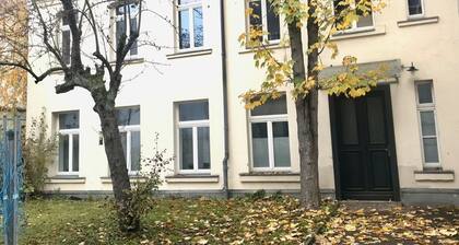 komfortables Apartment , Netflix, WIFI, Garten, Grill, Schreibtisch und Drucker