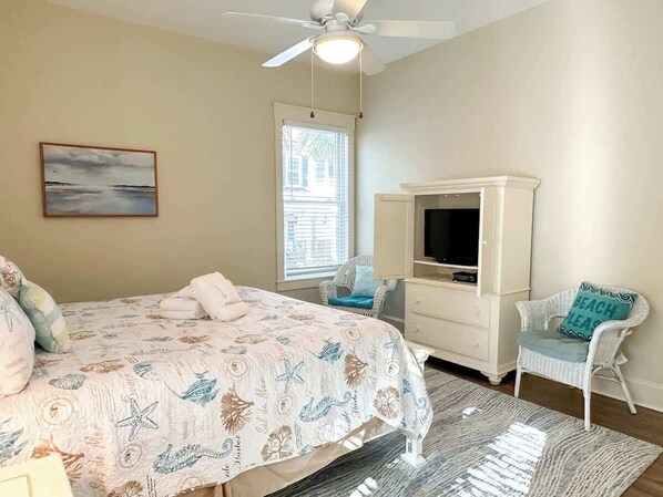 6 bedrooms, iron/ironing board, free WiFi, bed sheets