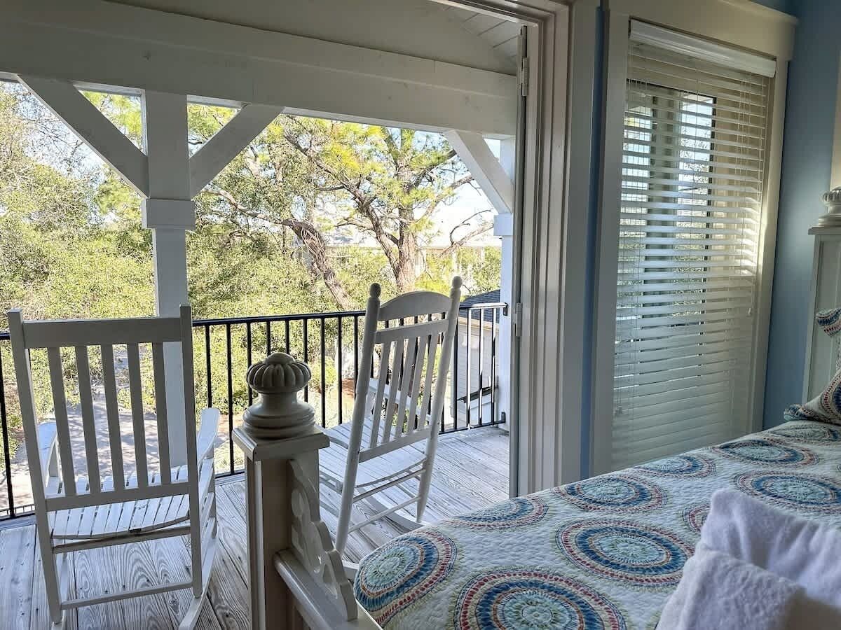 6 bedrooms, iron/ironing board, free WiFi, bed sheets