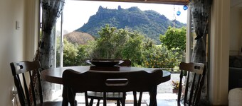 Craypot Cabin: a slice of paradise on a lifestyle block nestled below Mt. Manaia