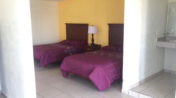 Zimmer, 2 Doppelbetten