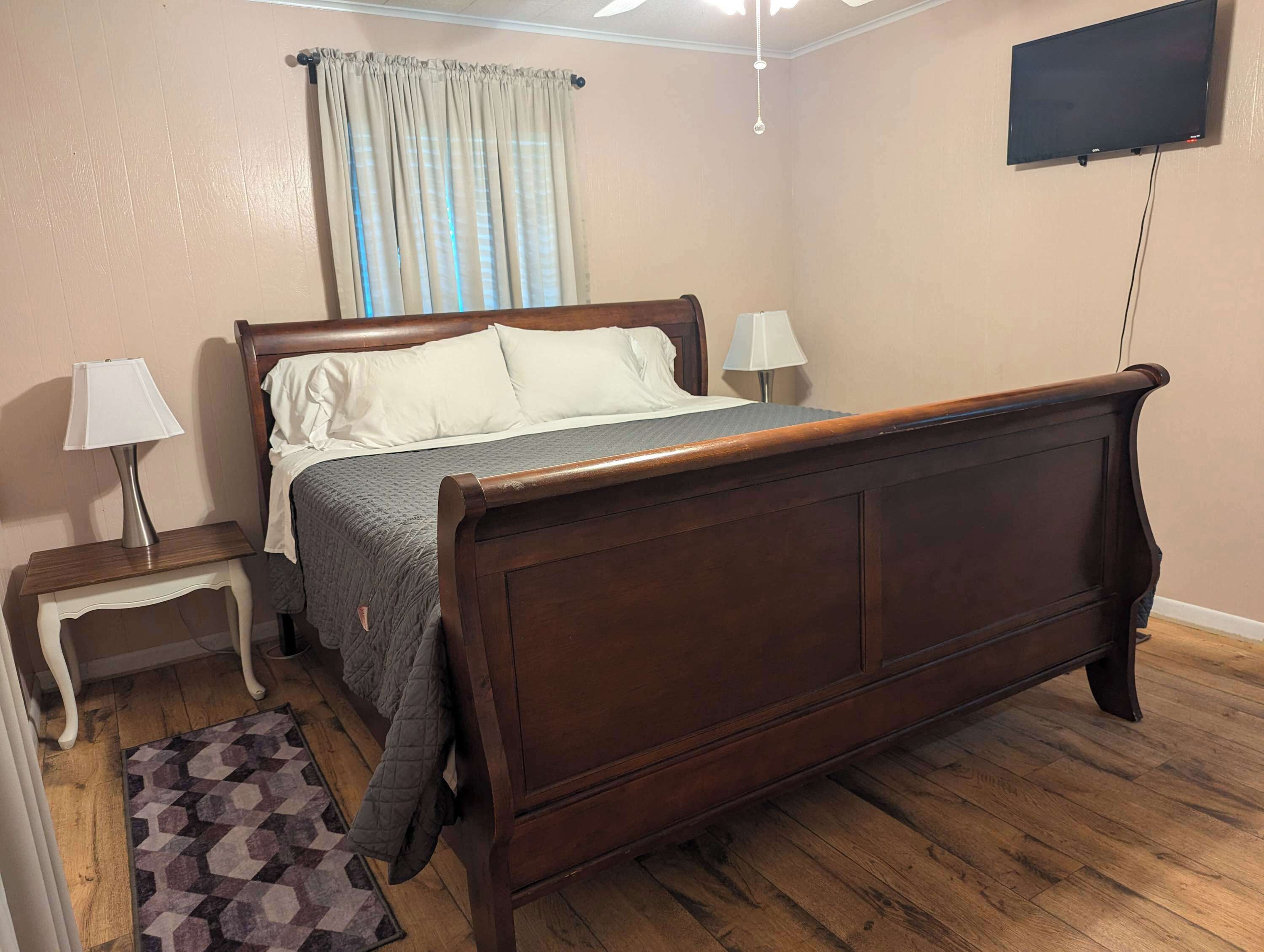 3 Schlafzimmer, Schreibtisch, Bügeleisen/Bügelbrett, WLAN