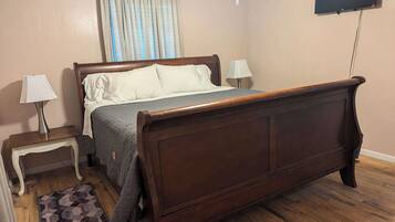 3 sovrum, skrivbord, strykjÀrn/strykbrÀda och wi-fi