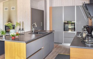 Fridge, oven, stovetop, dishwasher - Beautiful home in øyer with sauna (Øyer)