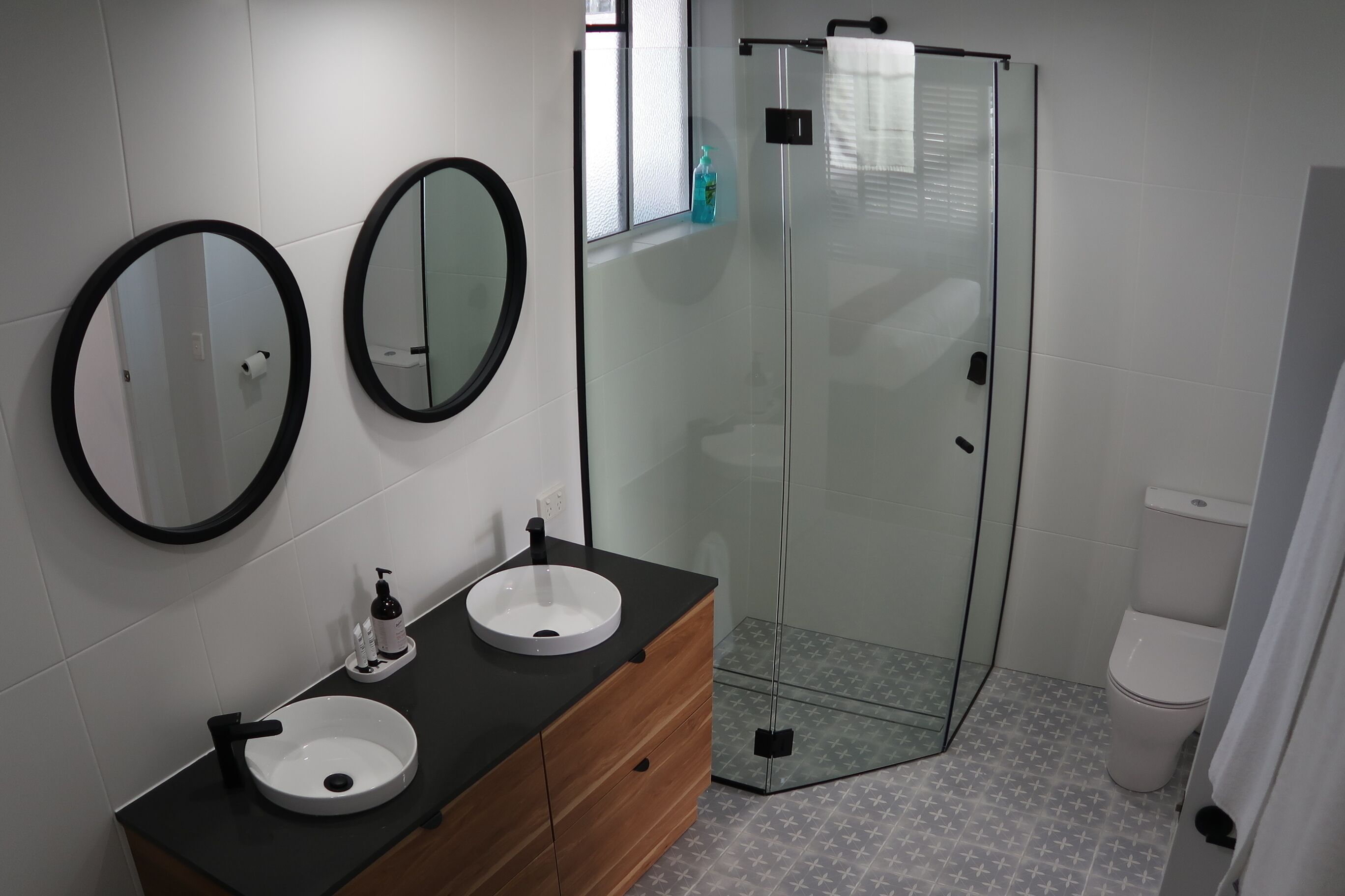 Jetted tub, hair dryer, towels, soap