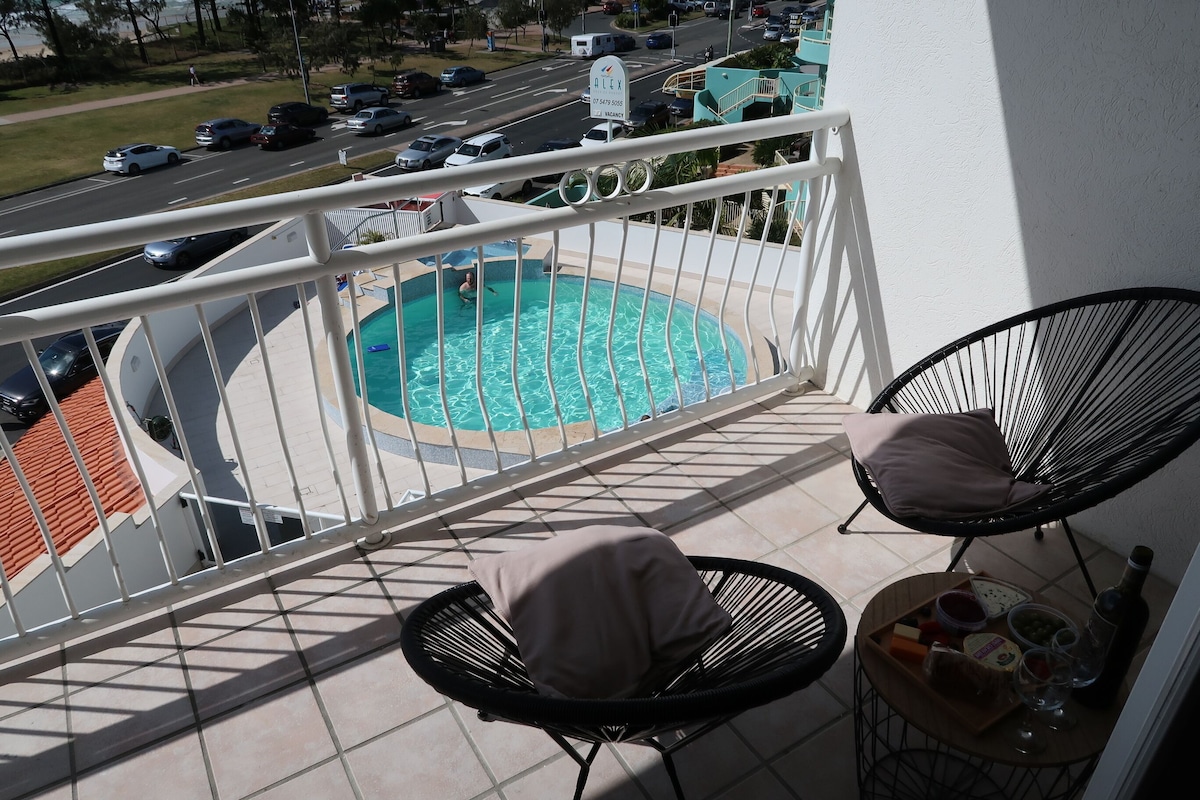 Luxe Unit with 160 degree ocean and beach views