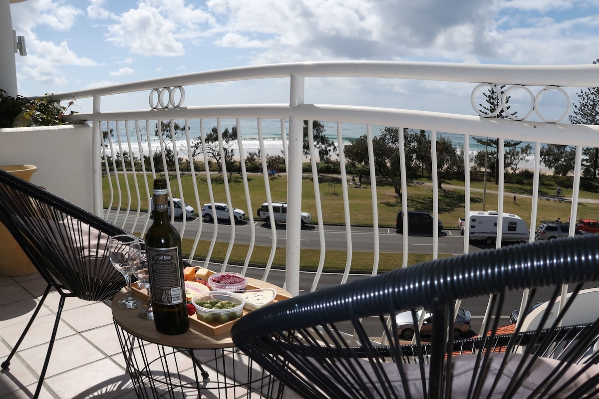 Luxe Unit with 160 degree ocean and beach views