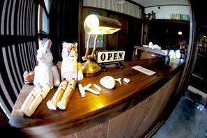 ฝ่ายต้อนรับ