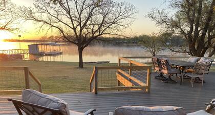 Quiet lakefront home. on Lake Leon, Eastland TX. 90 min to Fort Worth.