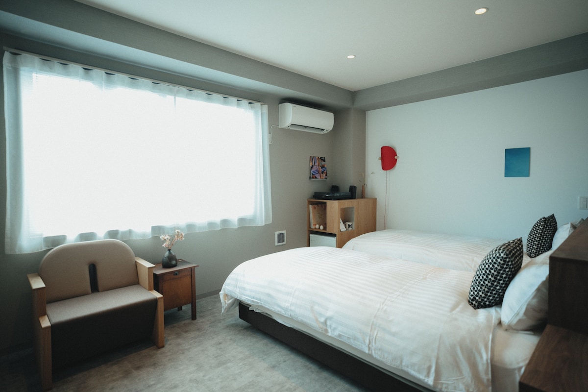Deluxe Twin Room, Non Smoking | Blackout drapes, WiFi (free), bed sheets
