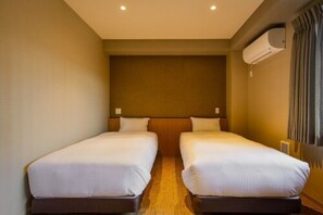 Standard Twin Room, Non Smoking | Blackout drapes, free WiFi, bed sheets - Ikoi Hotel (Kyoto)