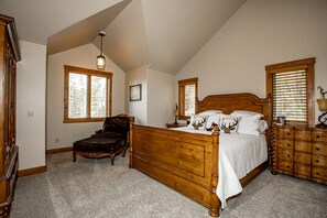 4 Schlafzimmer, Zimmersafe, Schreibtisch, Bügeleisen/Bügelbrett