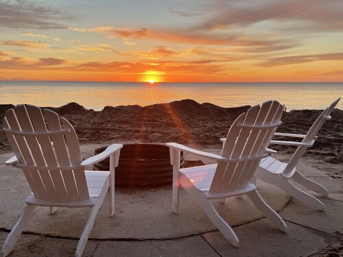 #6 Two bedroom Dog friendly beachfront cabin.