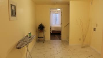 2 chambres, fer et planche Ă repasser, Wi-Fi, draps fournis