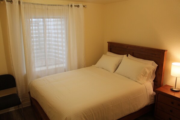 2 bedrooms, iron/ironing board, WiFi, bed sheets