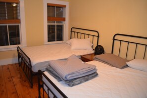 4 bedrooms, desk, iron/ironing board, travel cot