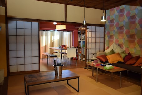 Private Vacation Home for 4 Pax | Living area | 32-inch flat-screen TV with cable channels, TV