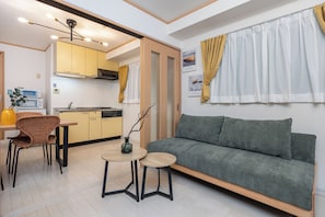 Deluxe Apartment | Living area