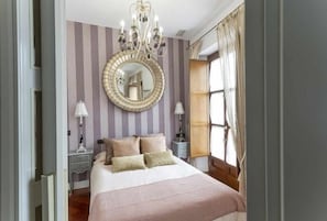 1 chambre, fer et planche à repasser, accès Internet, draps fournis