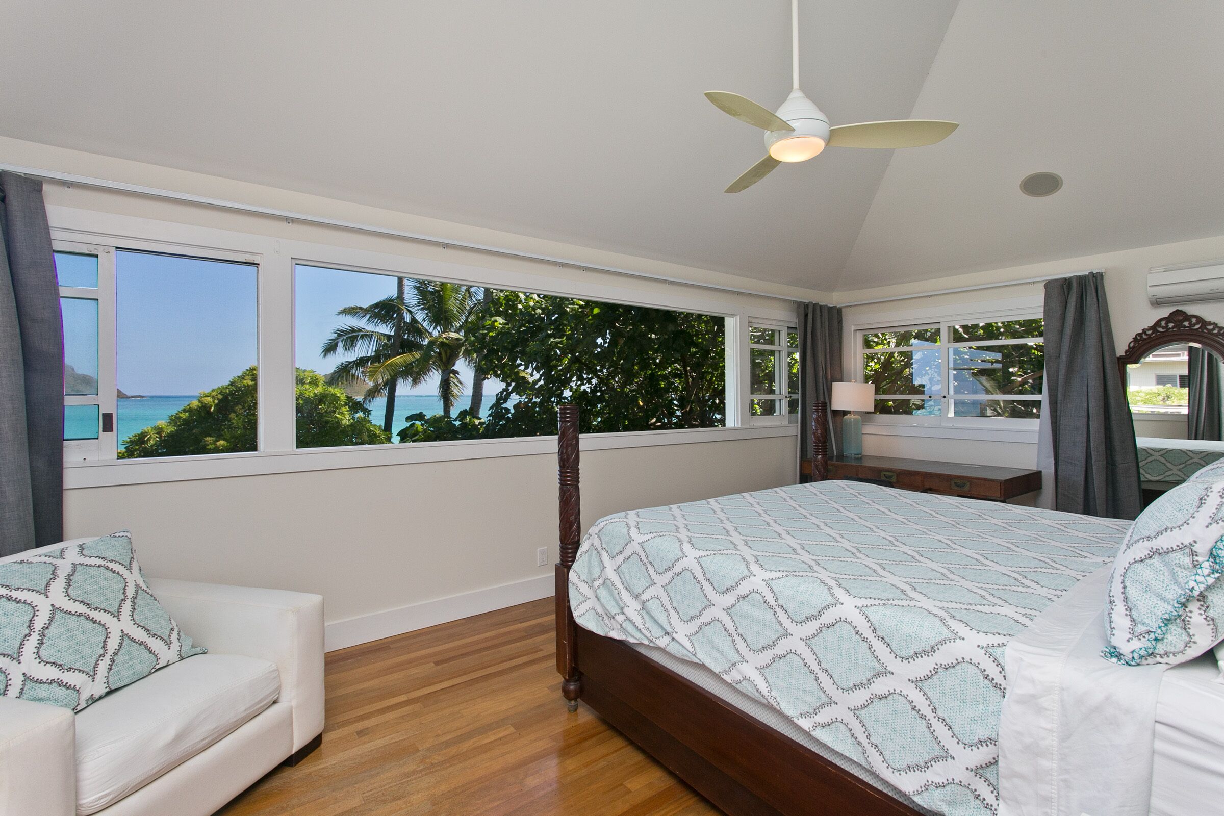 3 bedrooms, in-room safe, desk, free WiFi