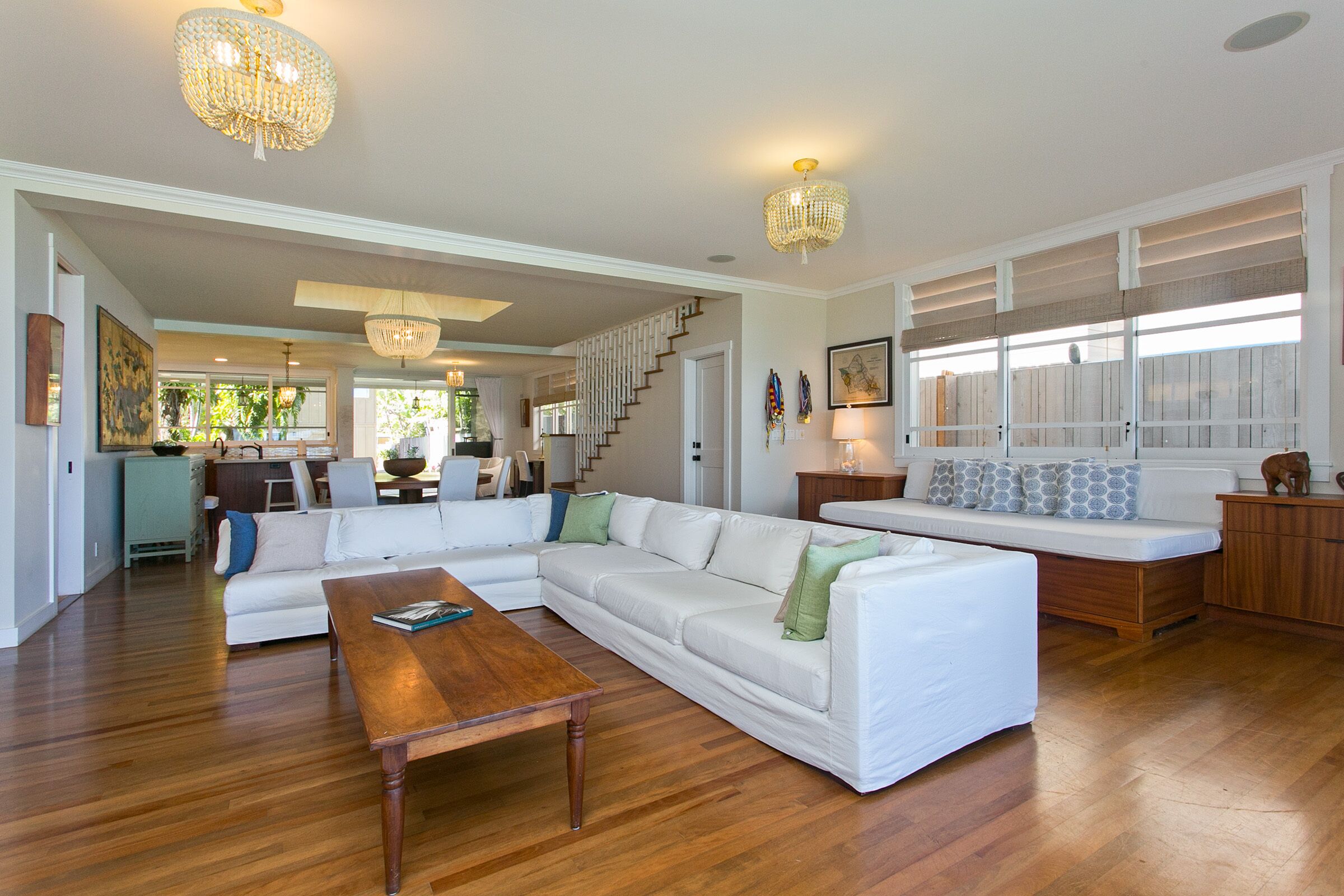 Smart TV, DVD player, books, stereo