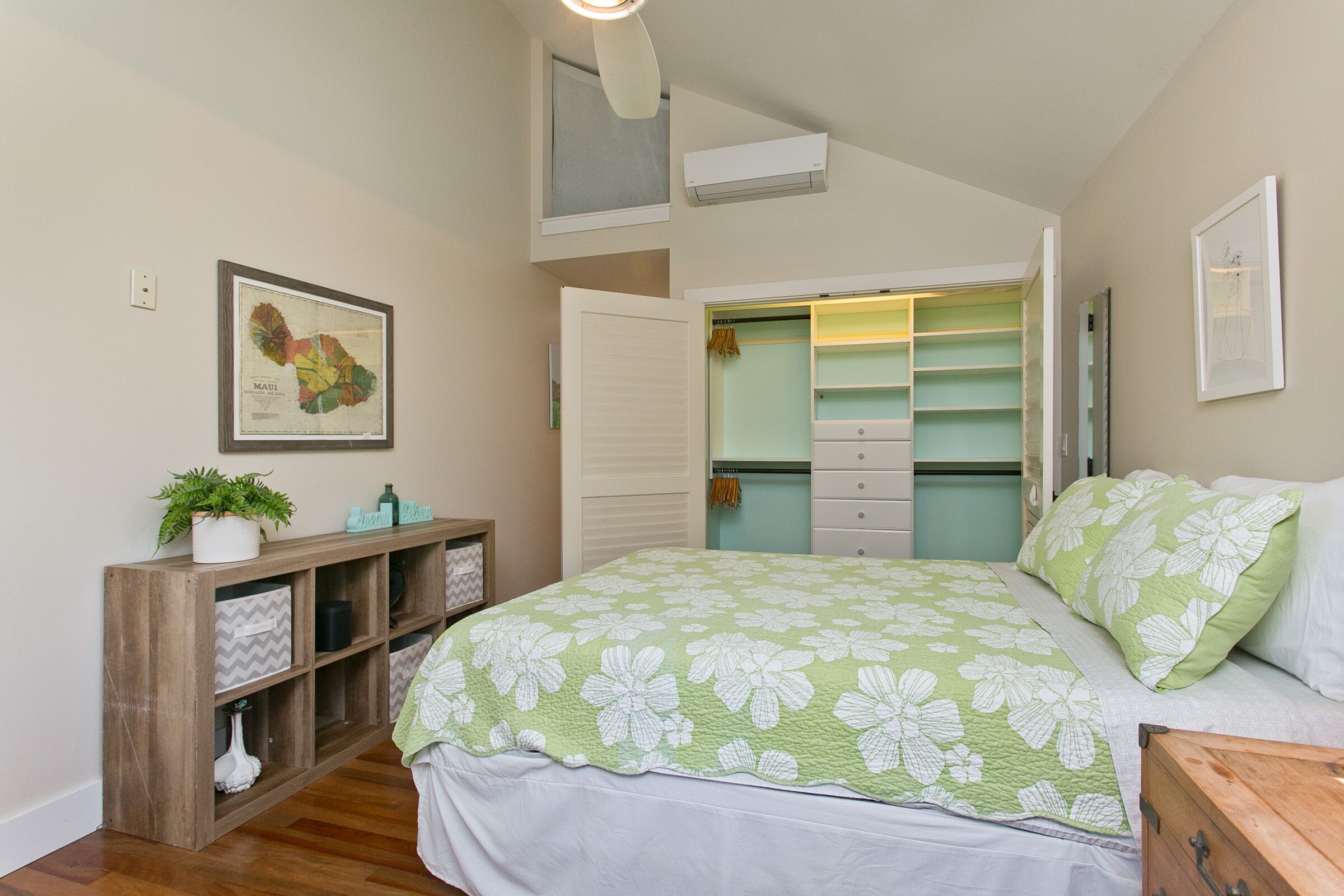 3 bedrooms, in-room safe, desk, free WiFi