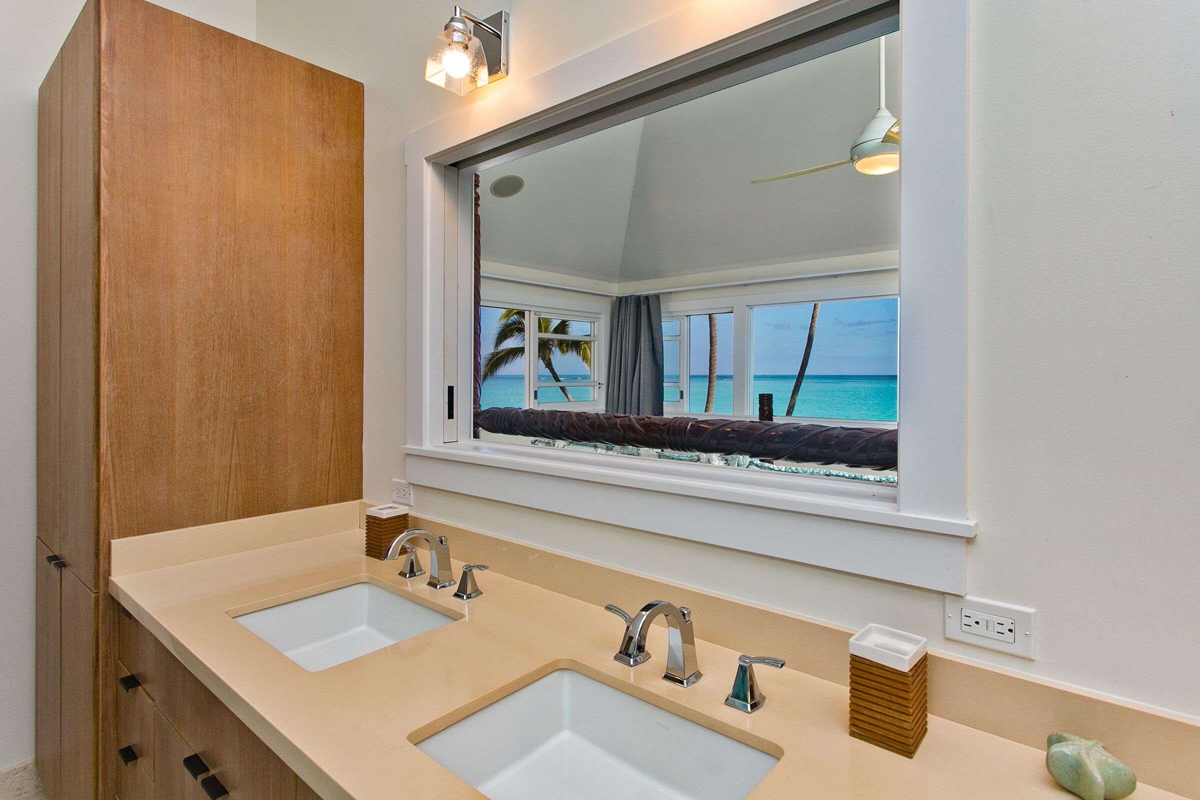 Bathtub, hair dryer, towels, soap