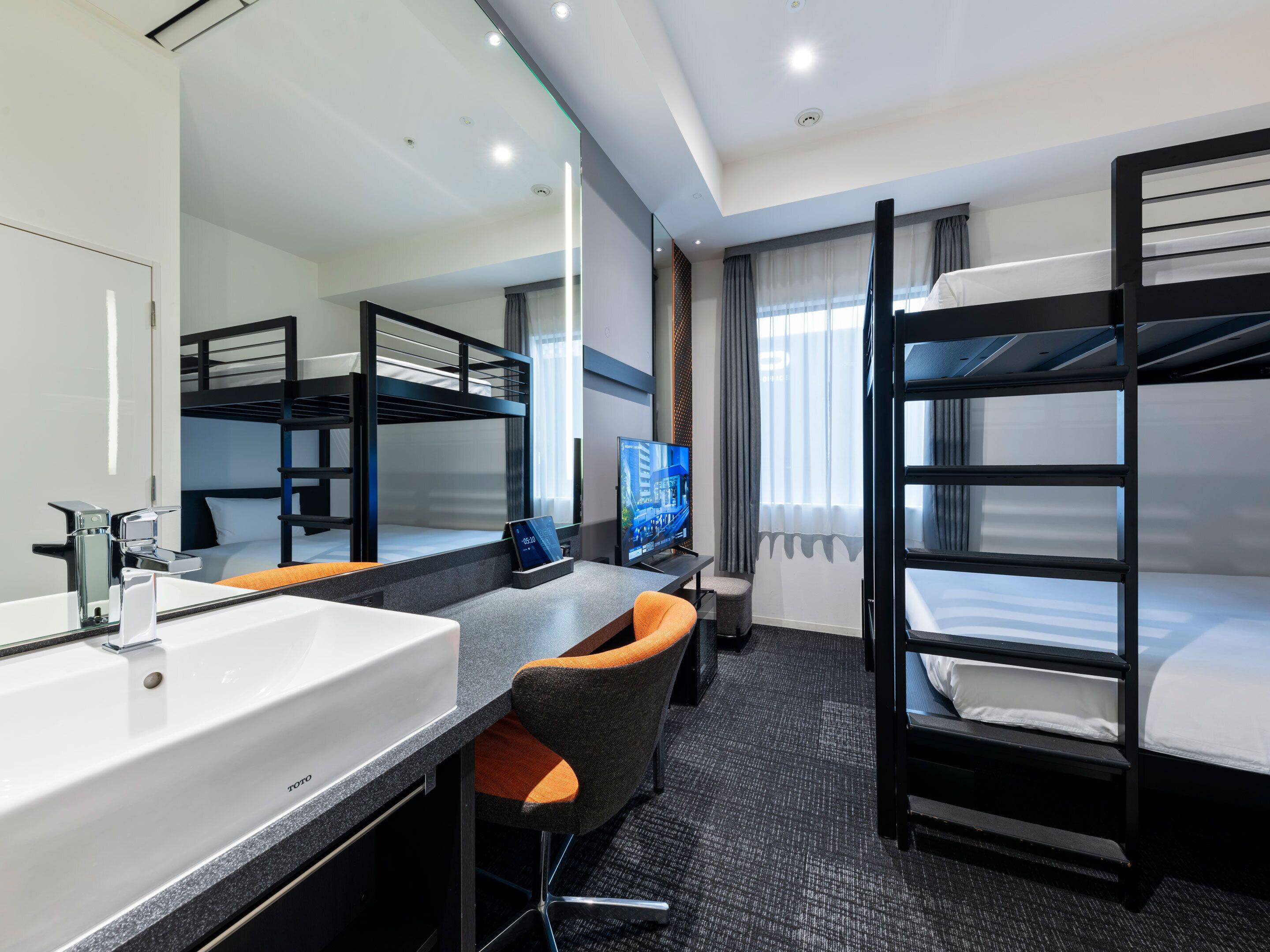 bunk bed 2, non smoking | in-room safe, desk, free wifi, bed sheets