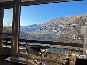 Unclassified image, 2 of 13, button