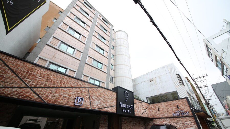 Ninespot Hotel