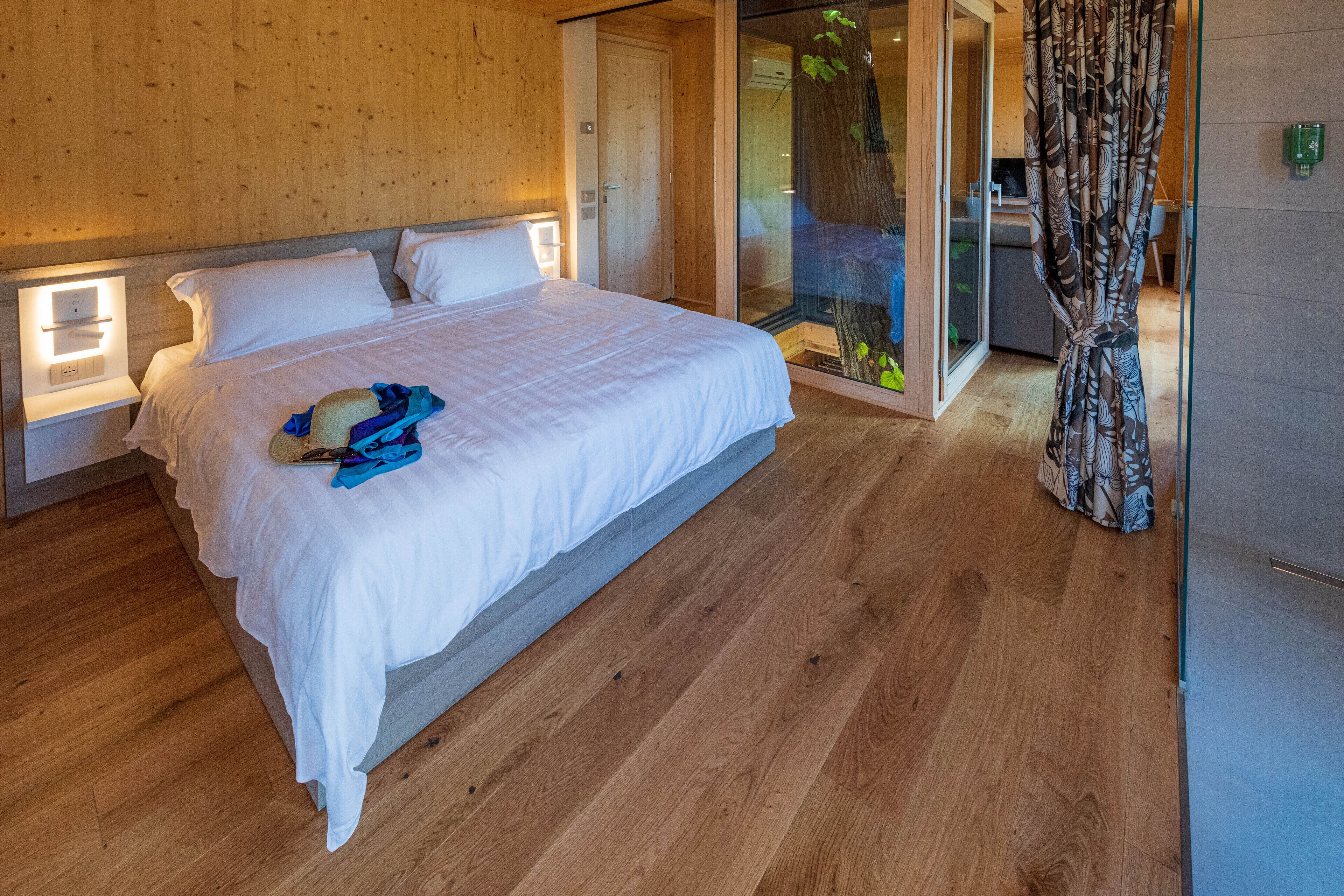 Exclusive Tree House | Down comforters, in-room safe, blackout drapes, free WiFi