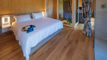 Exclusive Tree House | Down comforters, in-room safe, blackout drapes, free WiFi