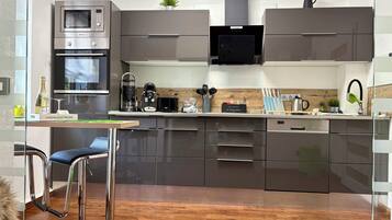 Fridge, microwave, oven, stovetop