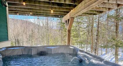 E79 Sunny Bretton Woods private home next to slopes of Bretton Woods! Fire pit, Wifi, dog friendly!
