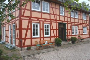 Exterior - House Froschkönig directly on the Weser (Hann. Münden)
