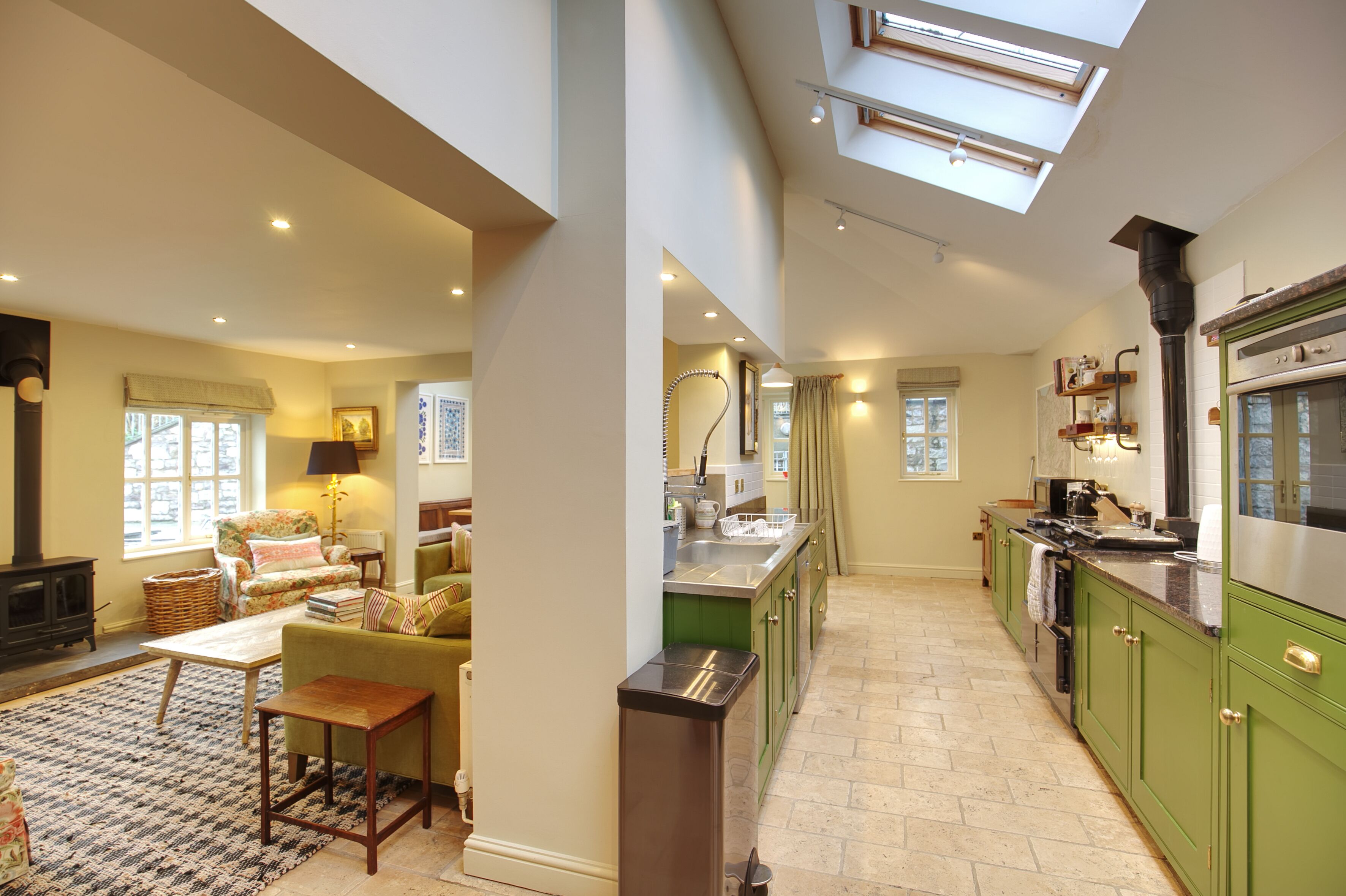 House | Dapur peribadi | Peti sejuk, ketuhar gelombang mikro, ketuhar, dapur 