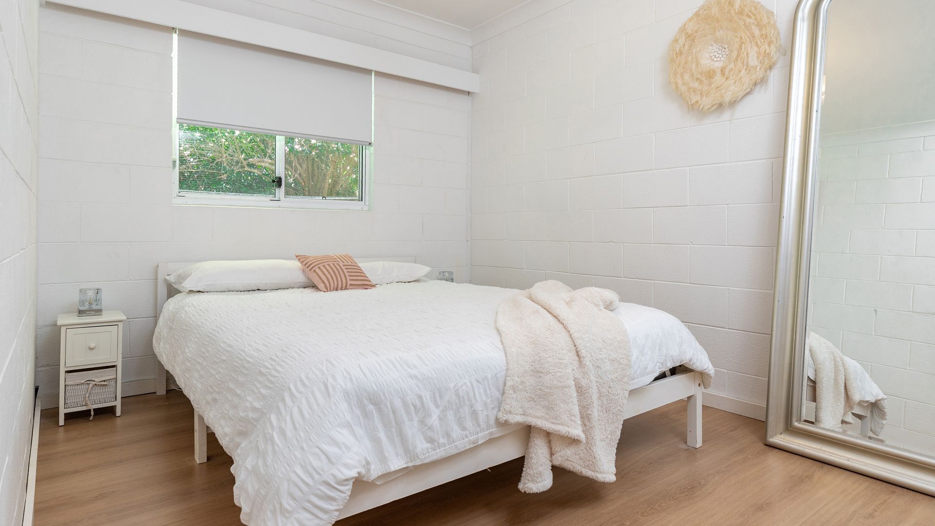 2 bedrooms, iron/ironing board, WiFi